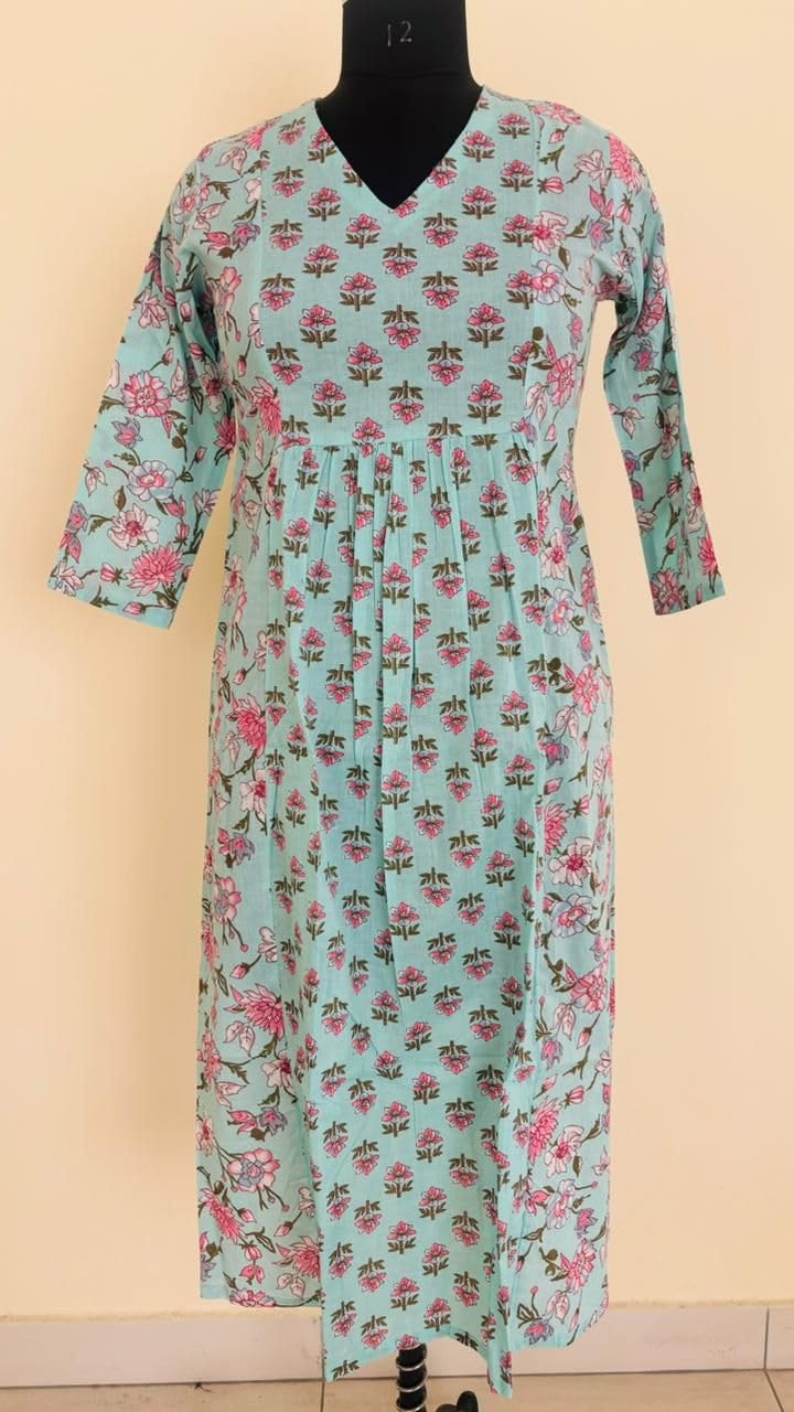LABEL AMATA Women Handcrafted Floral Printed Cotton Kurti | A-Line V-Neck Kurta with Front Pleats & 3/4 Sleeves | Soft Breathable Cotton Kurta, Office (in, Alpha, S, Standard, Light Blue)