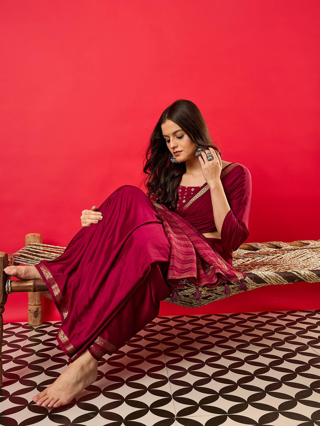 Women's Kanjivaram Woven Soft Silk Saree With Blouse Piece