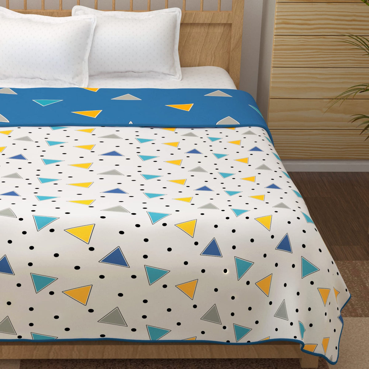 Dohar Double Bed Cotton 100% | 150GSM 225 x240 cm Quilt AC Blanket for Summer | AC Comforter Double Bed | White & Blue Geometric Reversible Design Duvet | All-Season Blanket