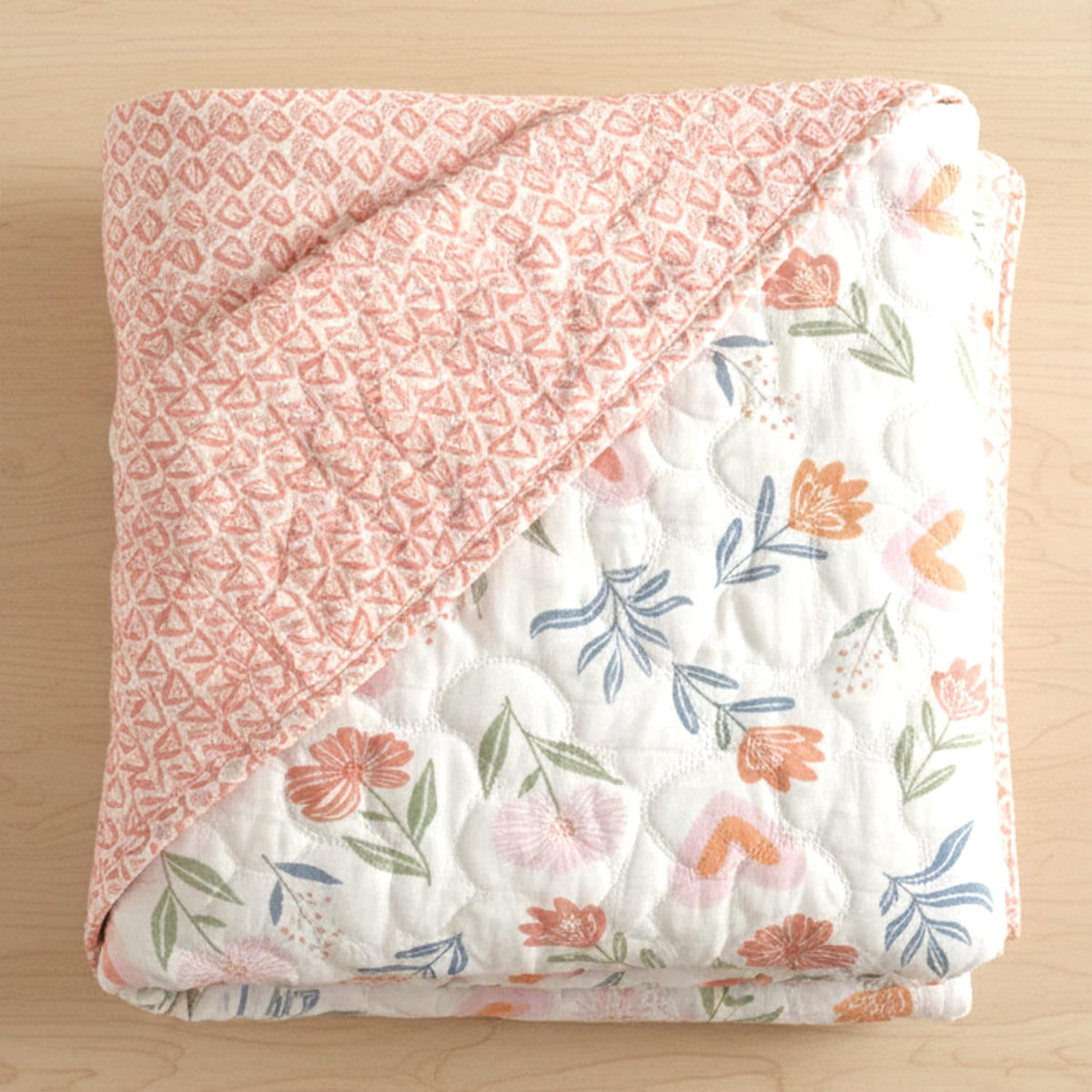 Double Bed Comforter Reversible Soft Microfiber AC Quilt, Floral & Heart Print, All Season Blanket