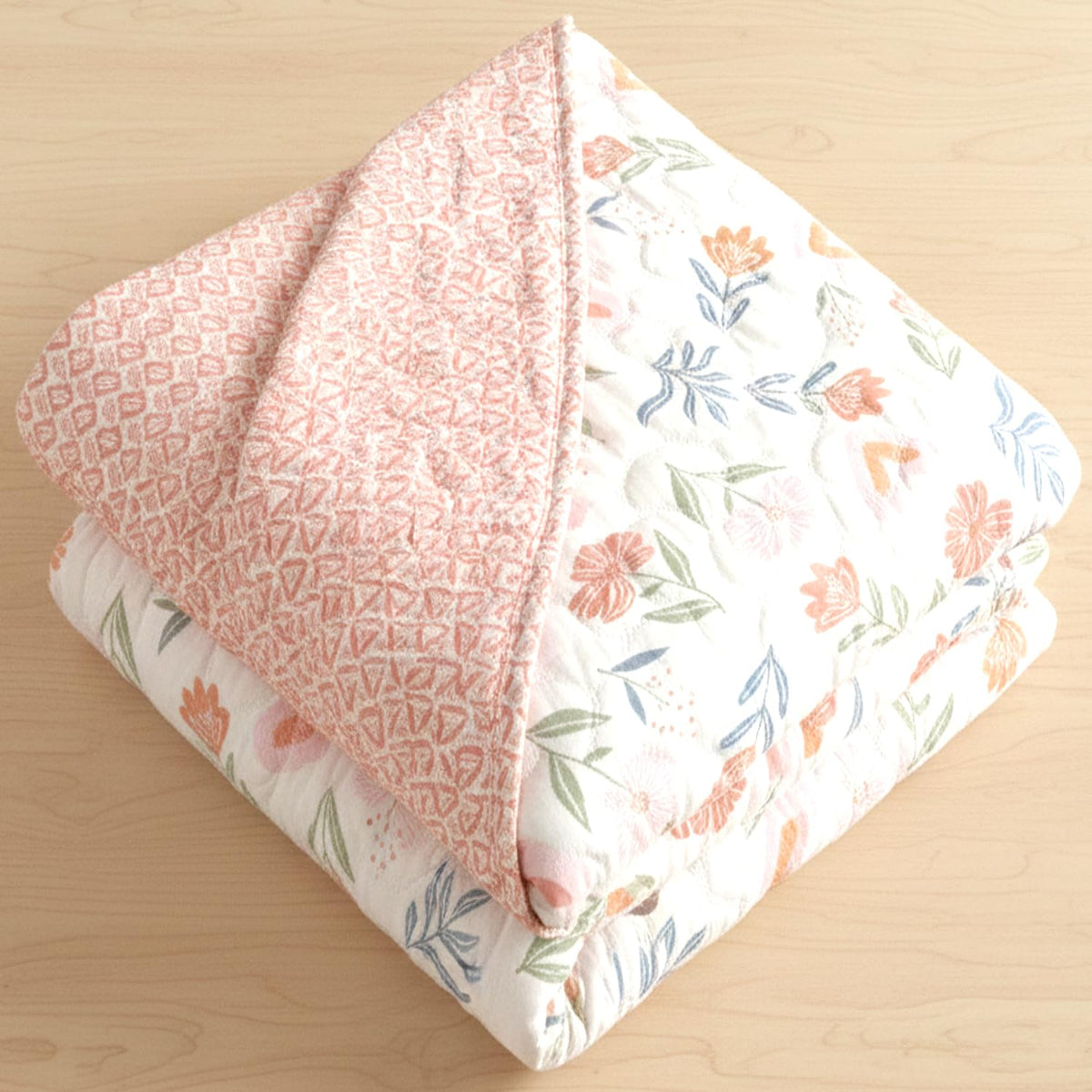 Double Bed Comforter Reversible Soft Microfiber AC Quilt, Floral & Heart Print, All Season Blanket