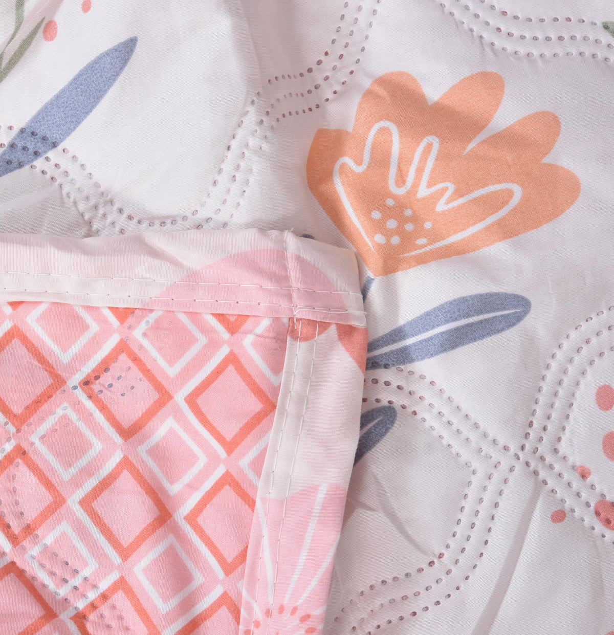 Double Bed Comforter Reversible Soft Microfiber AC Quilt, Floral & Heart Print, All Season Blanket