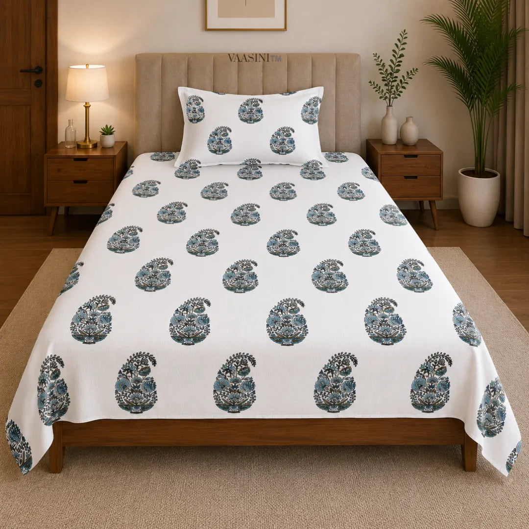 Royal Blue and Indigo Traditional Detailed Paisley Single Bedsheet