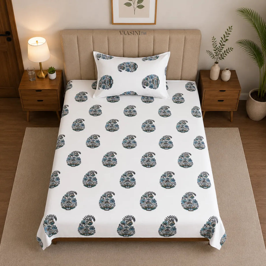 Royal Blue and Indigo Traditional Detailed Paisley Single Bedsheet